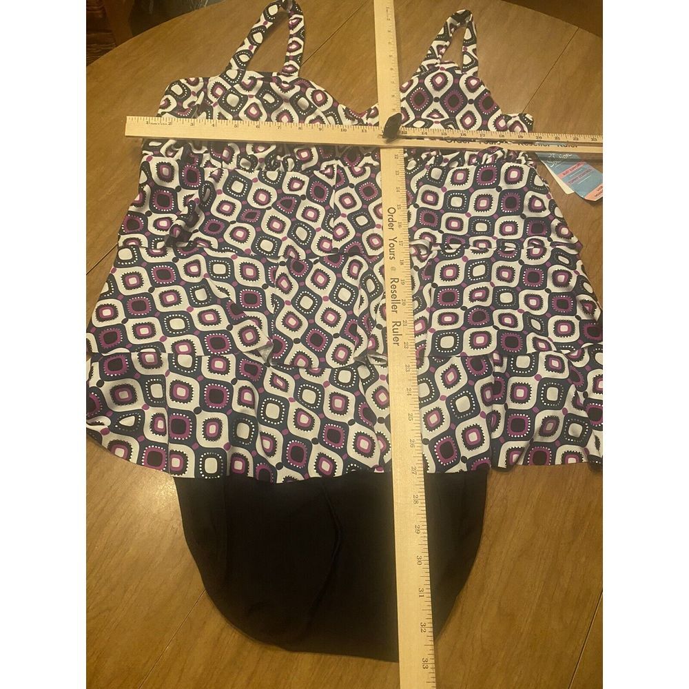 Womens Plus Size 24W Bathing Suit Purple Geometric Pattern NWT E - Picture 3 of 10